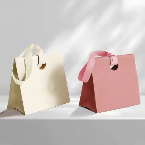 High Quality Paper Handbag Exquisite Jewelry Gift Bags With Handles Party Favor Packaging Paper Bag Birthday Wedding Present Bag