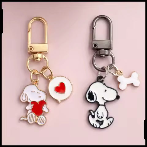 Snoopy animation peripherals keychain ladies exquisite couple gift school bag key chains commemorative souvenir cute wholesale